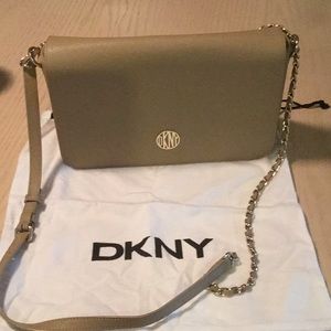 Women’s crossbody Pocketbook